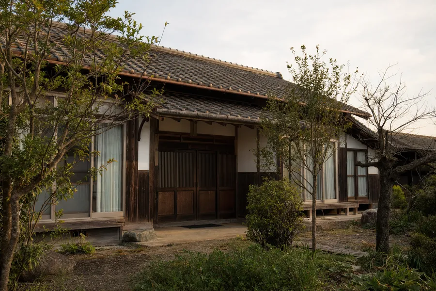 古い木造平屋住宅のイメージ写真